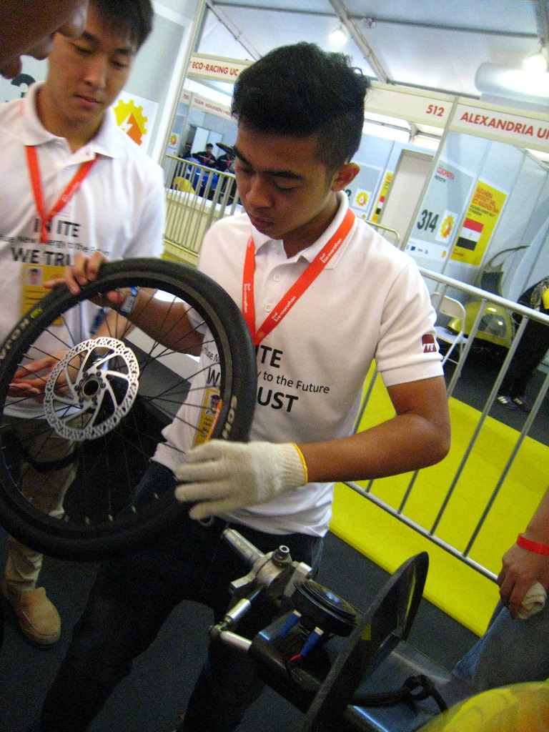 Crew preparing the EcoTraveller vehicle